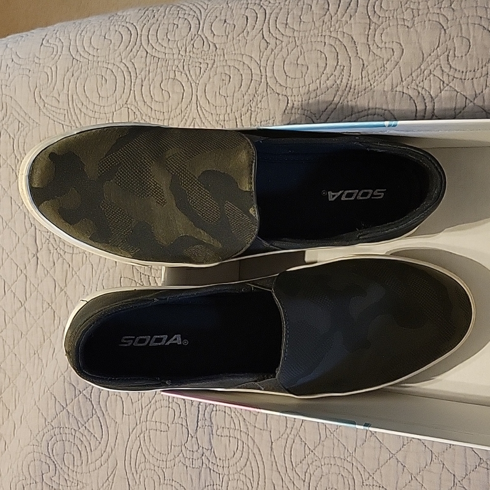 Canvas sneakers
